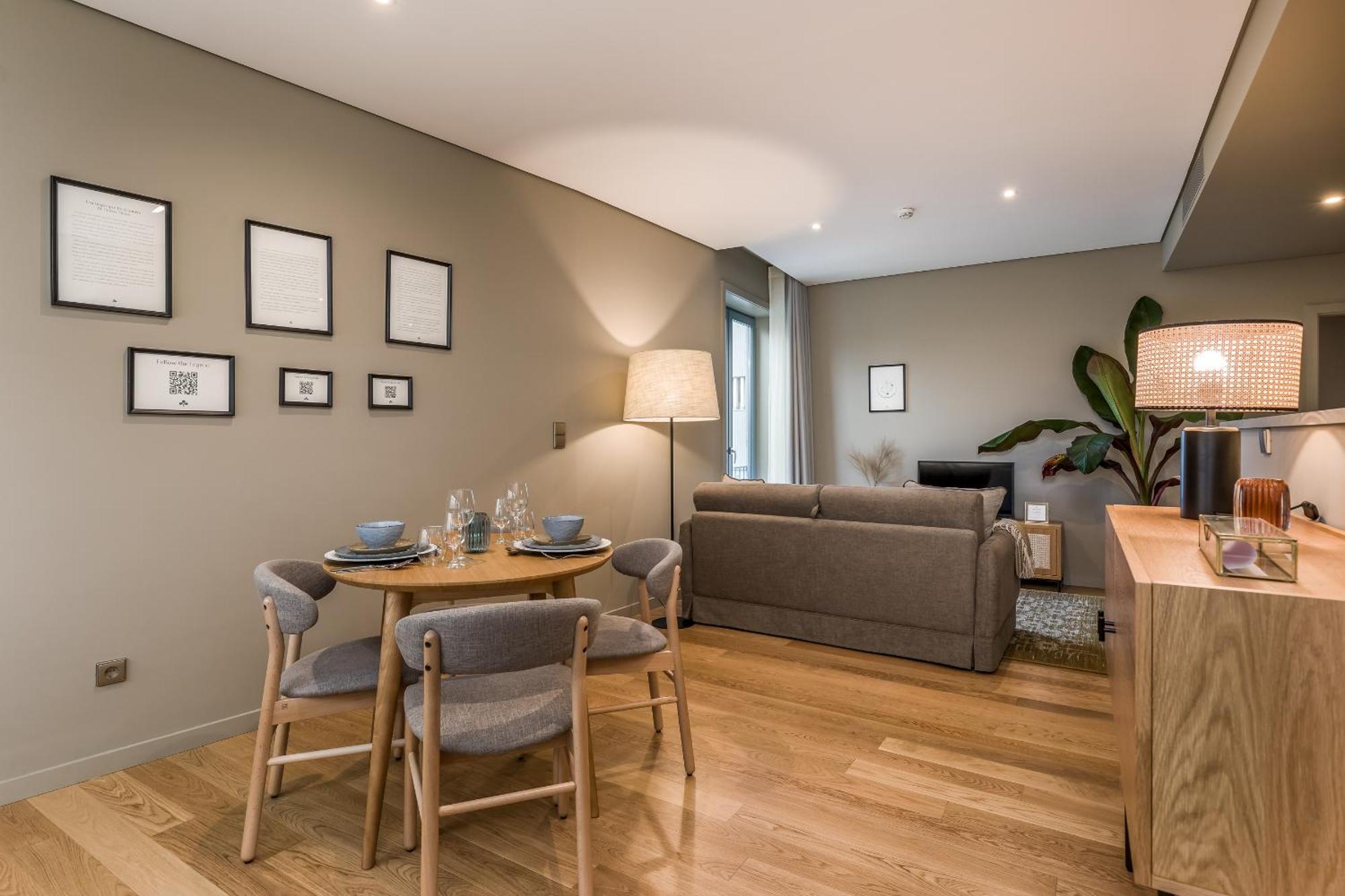 Legends House By Sweet Porto Aparthotel Стая снимка