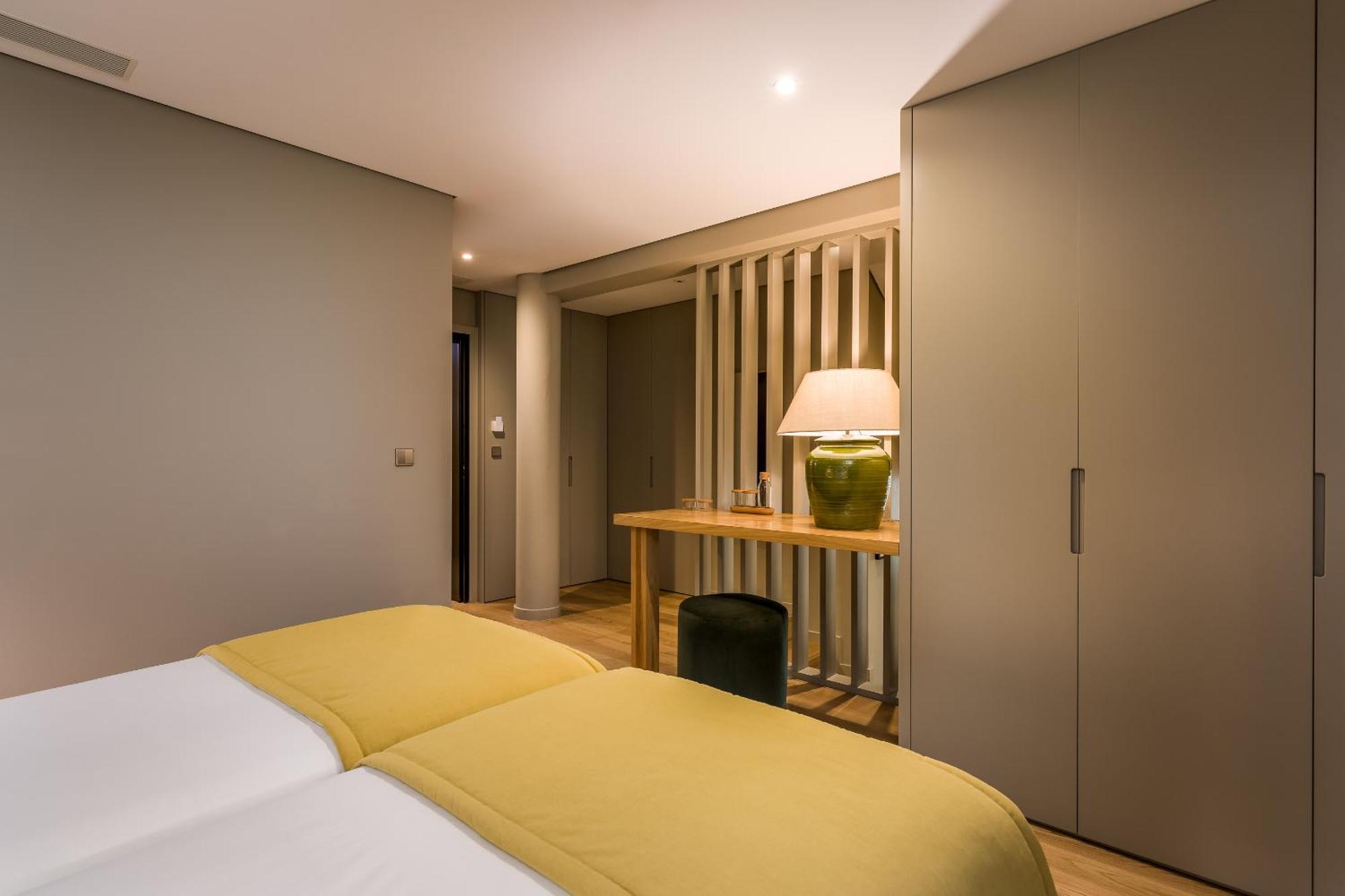 Legends House By Sweet Porto Aparthotel Стая снимка