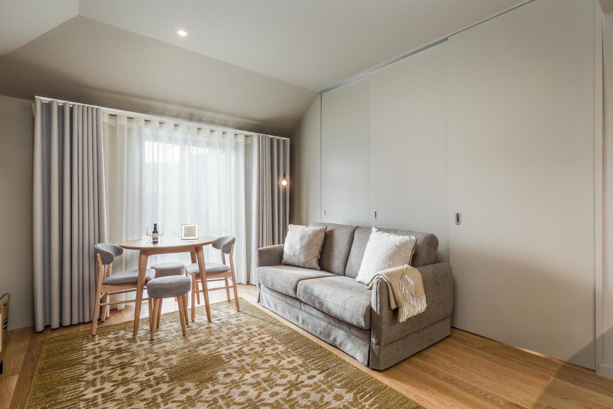 Legends House By Sweet Porto Aparthotel Стая снимка